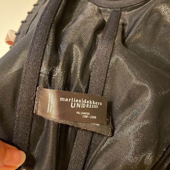 Marlies Deckers black corset, UN dresses collection. Fits M with 34 C or D - Picture 9 of 10